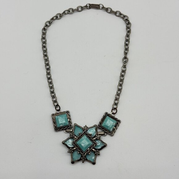 Vintage-Style Turquoise Resin Pendant Necklace With Silver-Tone Chain & Floral D - Picture 4 of 8